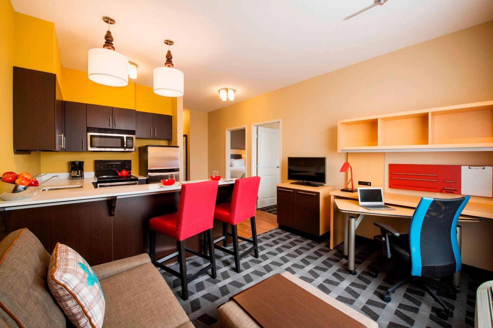 Towneplace Suites By Marriott Red Deer Exterior foto