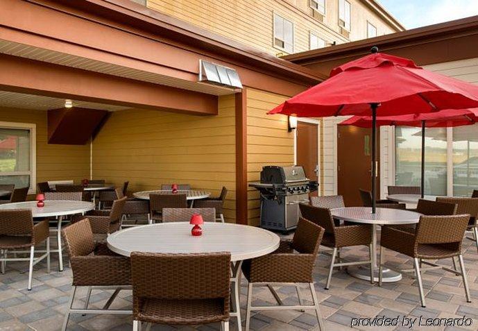 Towneplace Suites By Marriott Red Deer Exterior foto